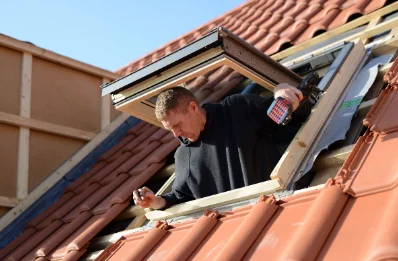 Pose de fenêtres de toit Velux à Sireix